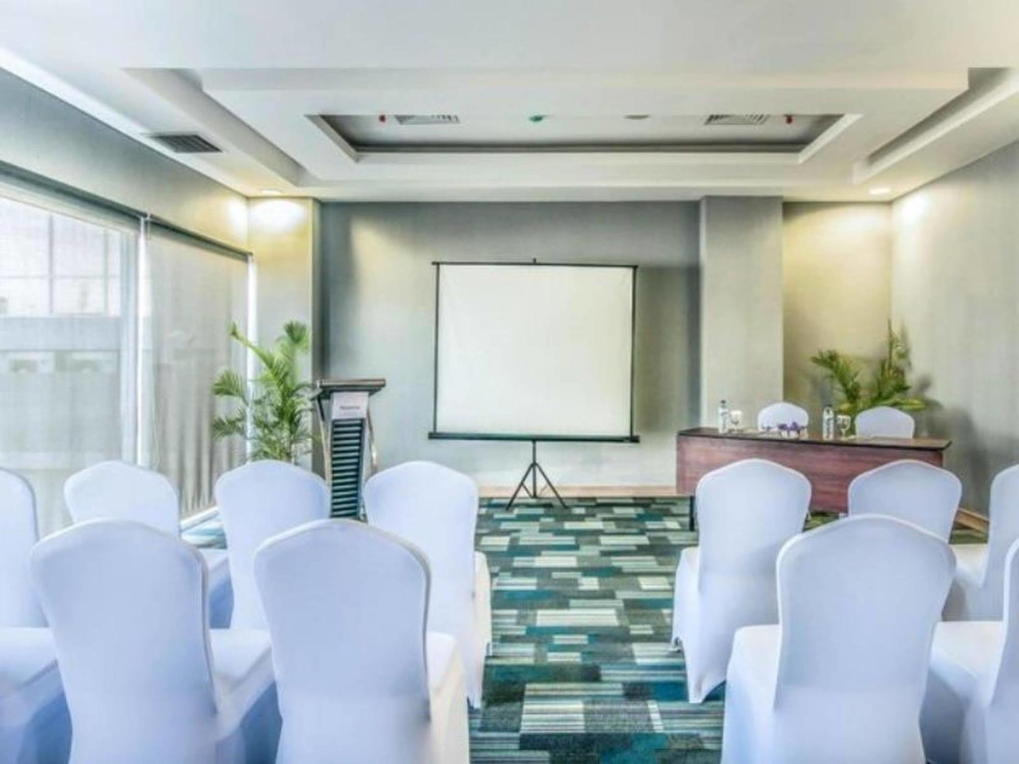 Khas Makassar Hotel Ngoại thất bức ảnh